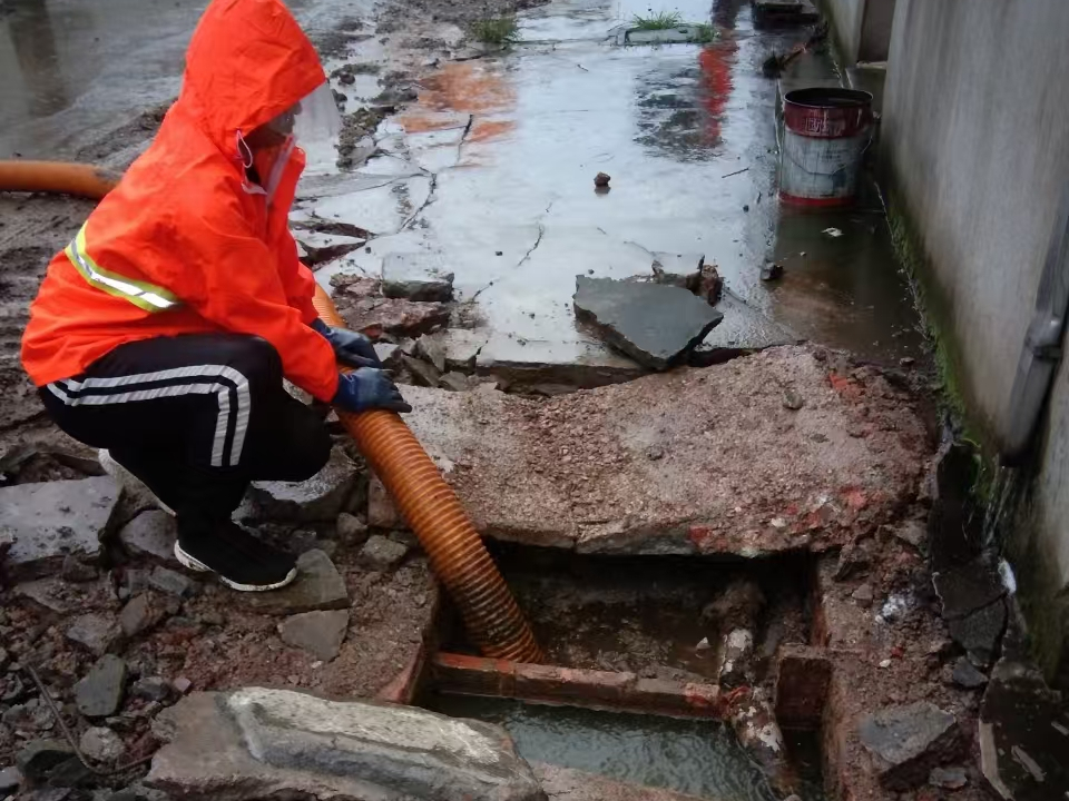 湘阴专业清理污水池 炜誉市政以规范流程守护城市 “肠道”